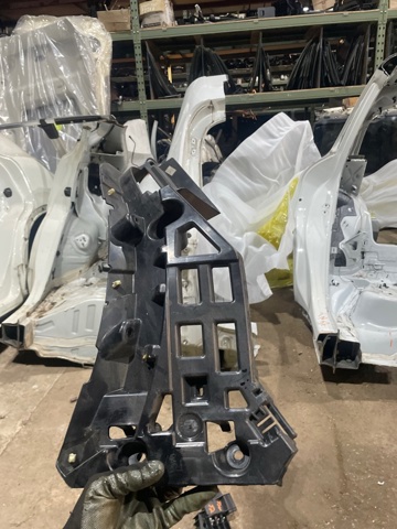 95B807254C PORSCHE Кронштейн бампера заднего внешний правый купить в Ужгород