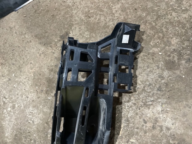 95B807571 PORSCHE Кронштейн бампера заднего левый купить в Черновцы