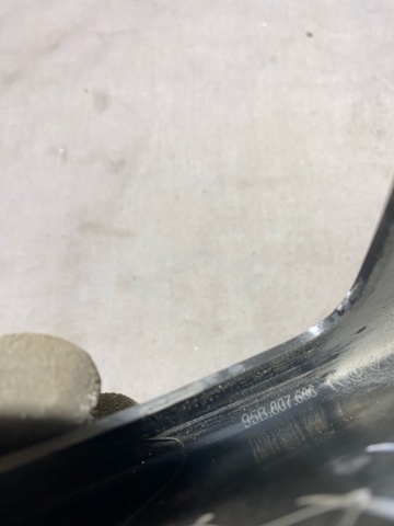 PORSCHE 95B8076861E0 в наличии Полтава