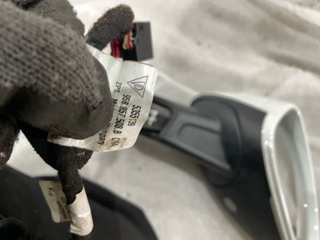 95B857528G2X PORSCHE Накладка (крышка) зеркала заднего вида правая купить в Черкассы