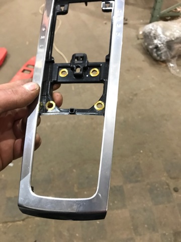 PORSCHE 95B863419 Накладка консоли рычага переключения передач АКПП в наличии Одесса