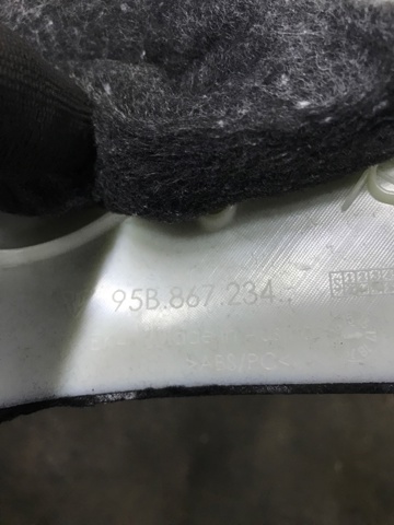 PORSCHE 95B867234B6F2 Обшивка стойки кузова внутренняя передняя правая в наличии Житомир