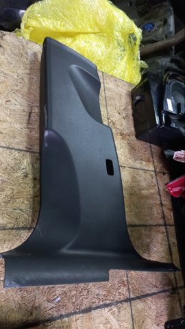 Обшивка стойки кузова внутренняя, средняя нижняя левая 95B867239C1E0 PORSCHE