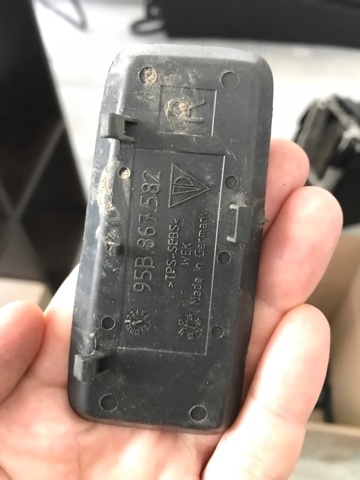 PORSCHE 95B8675821E0 в наличии Кривой Рог