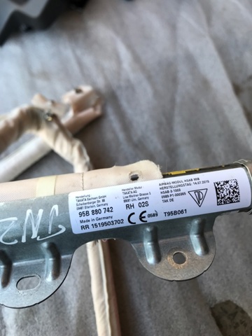 Подушка безопасности, сбоку правая 95B880742 PORSCHE