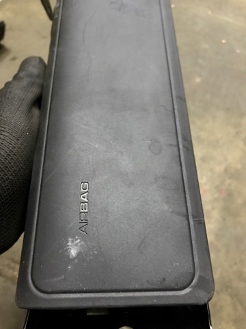 95B880841 Подушка безопасности (AIRBAG) водительская, защиты коленей купить Львов