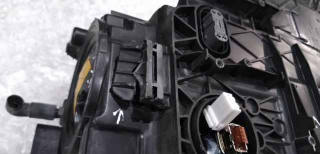 PORSCHE 95B941029BA Левая фара в наличии Черновцы