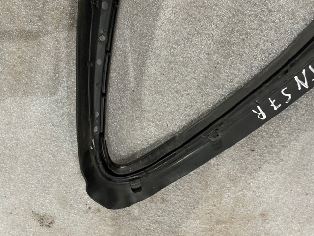 95B941323C PORSCHE Уплотнитель фары правой купить в Одесса