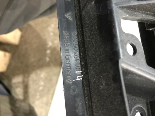 PORSCHE 97050564101 Кронштейн бампера заднего левый в наличии Житомир