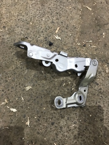 PORSCHE 97051115102 Петля крышки багажника в наличии Кривой Рог