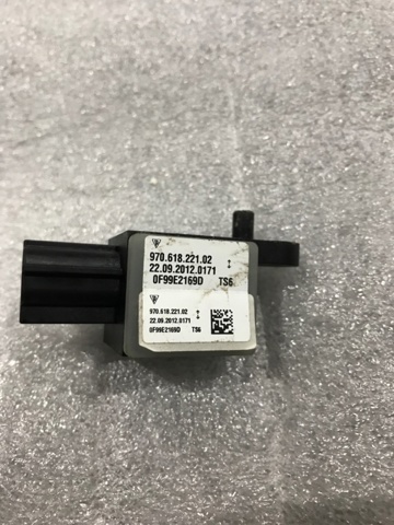 97061822102 PORSCHE Датчик удара купить в Каменское