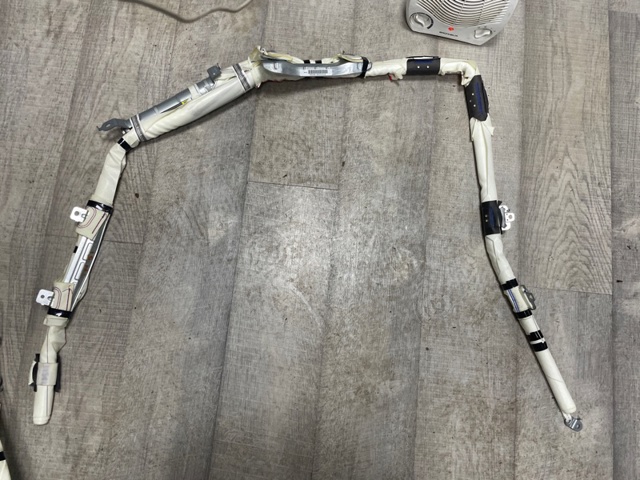 Левая шторка безопасности 985P15NA8A NISSAN