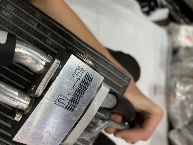 AE9Z18476B Радиатор печки (отопителя) задний купить Черновцы