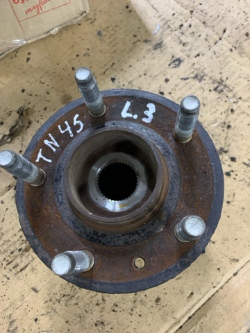 Ступица колеса передняя BB5Z1104A FORD