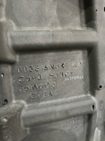 BB5Z6N041A FORD Крышка мотора декоративная купить в Павлоград