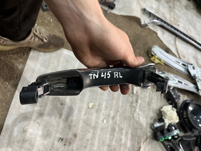 Ручка задней двери, наружная BB5Z7822404BA FORD
