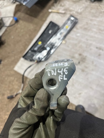 FORD BB5Z7822811B Петля двери передней левой в наличии Ужгород
