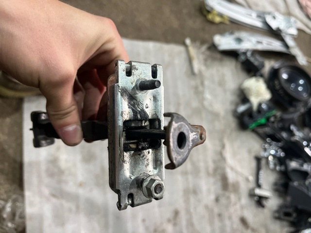 Ограничитель открывания дверей BB5Z7823552A FORD