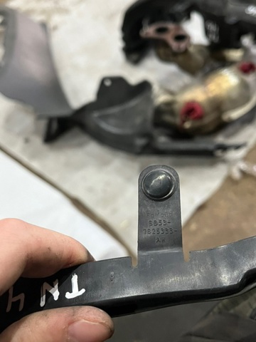 FORD BB5Z7825325B Уплотнитель двери задней левой (на двери) в наличии Украина