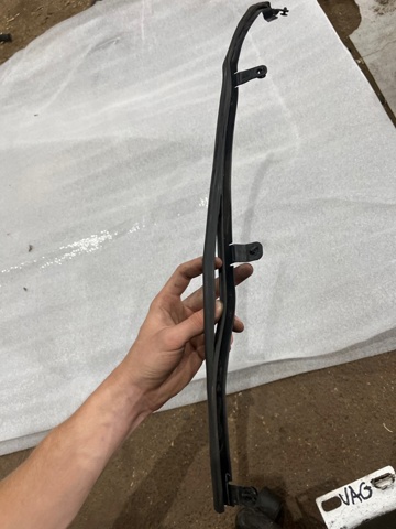 Уплотнитель двери задней, левой (на двери) BB5Z7825325B FORD