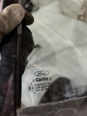 BB5Z7825767A Стекло-форточка двери задней левой купить Полтава