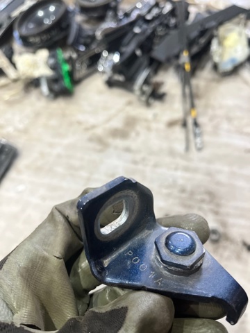 BB5Z7826801C FORD Петля двери задней левой купить в Львов