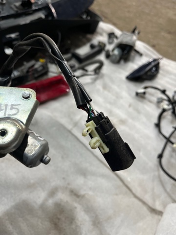 FORD BB5Z7843150C Замок багажника в наличии Тернополь