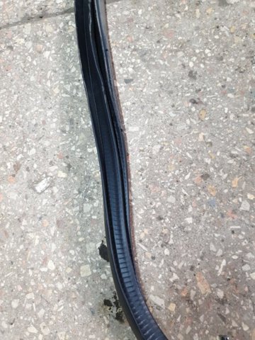 MAZDA BCJH68911A Уплотнитель двери передней (на кузове) в наличии Запорожье