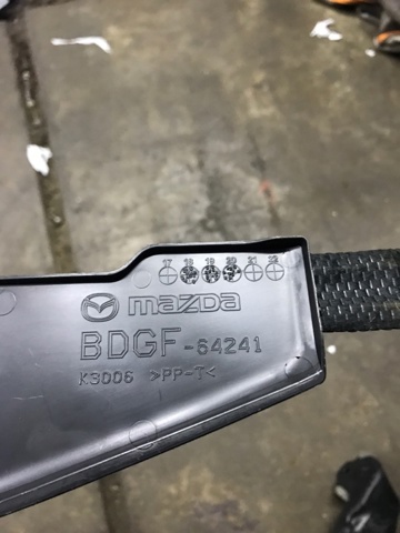 MAZDA BDGF6424002 Накладка декоративная центральной консоли в наличии Чернигов