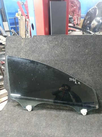 Стекло пассажирской двери BDTS58510A MAZDA