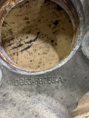 DB5Z5B758B FORD Цапфа задняя правая купить в Черкассы