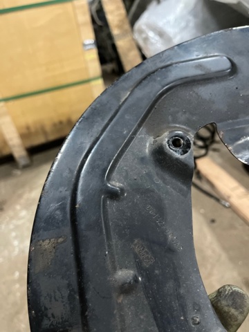 Кожух тормозного диска переднего левого DG1Z2K005A FORD