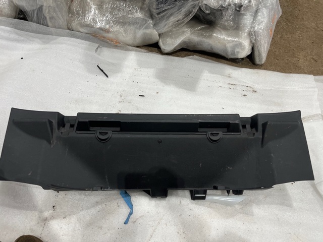 Накладка задней панели багажника EB5Z7842624DC FORD