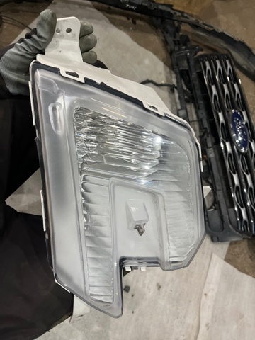 Левая противотуманная фара FB5Z15201G FORD