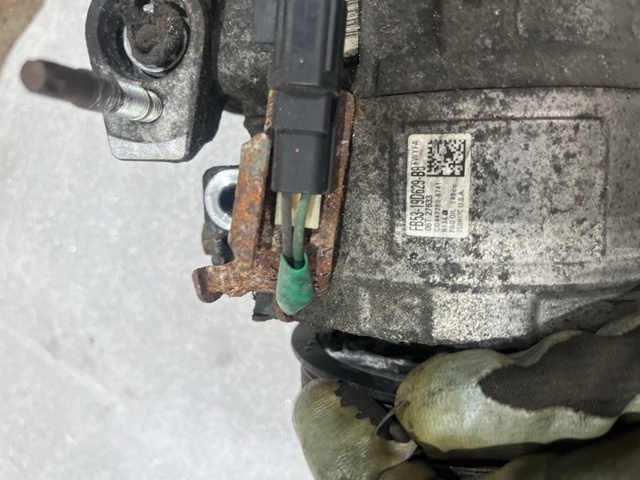FB5Z19703B Компрессор кондиционера купить Ирпень