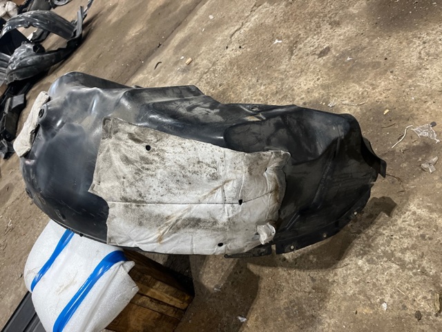 Подкрылок заднего крыла, левый FB5Z7828371C FORD