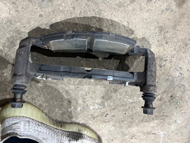 Держатель суппорта переднего GB5Z2B292B FORD