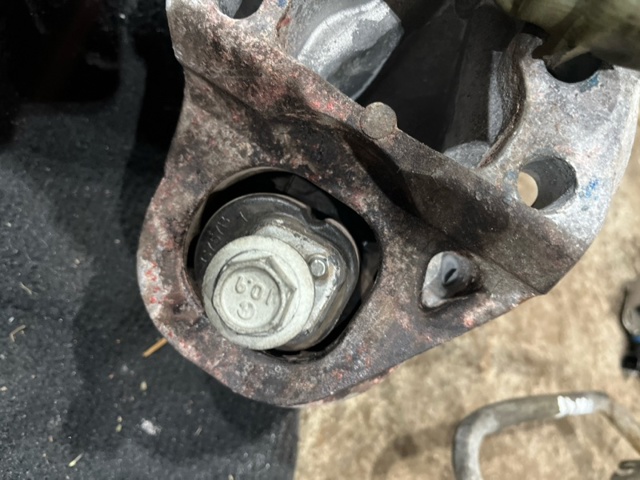 GB5Z6038A FORD Подушка (опора) двигателя правая купить в Запорожье