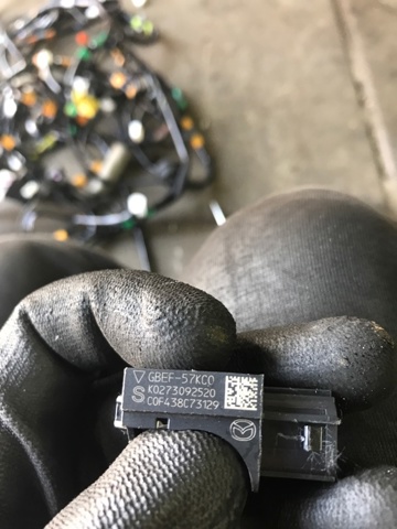 GBEF57KC0 Датчик удара купить Киев