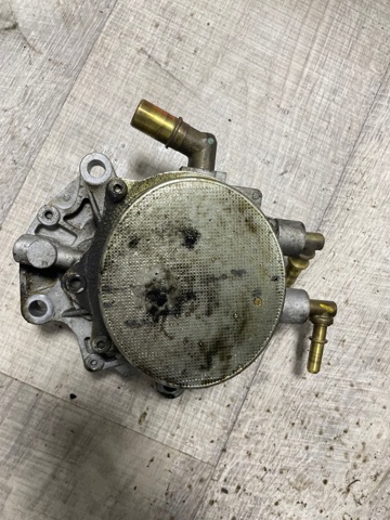 Вакуумный насос LR022758 LAND ROVER