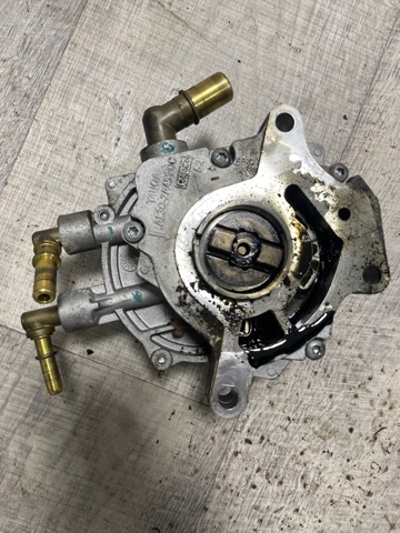 LR022758 LAND ROVER Насос вакуумный купить в Львов
