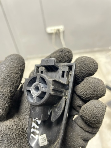 Крышка ручки двери наружной, передней левой LR025406 LAND ROVER
