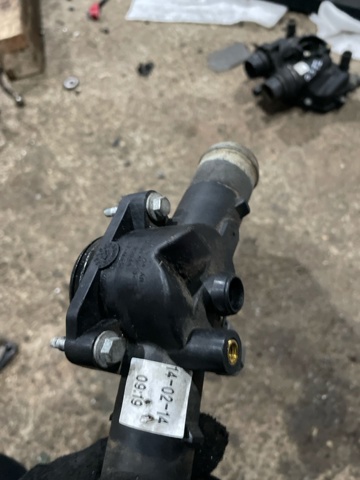 LR036058 LAND ROVER Заливная горловина системы охлаждения купить в Николаев