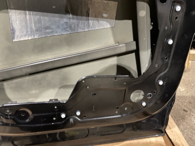 LR036400 LAND ROVER Дверь передняя левая купить в Николаев