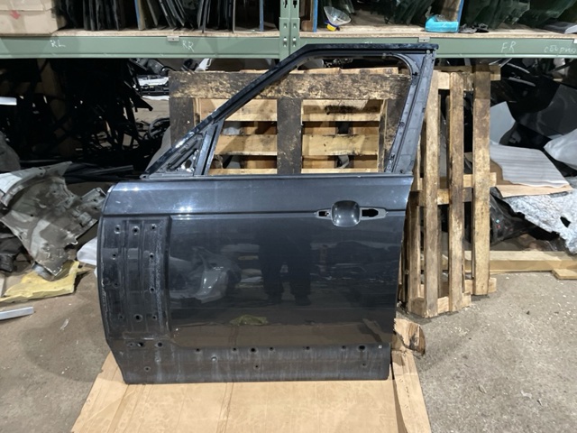 Передняя левая дверь LR036400 LAND ROVER