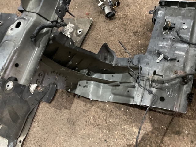 LR036509 LAND ROVER Лонжерон правый купить в Павлоград
