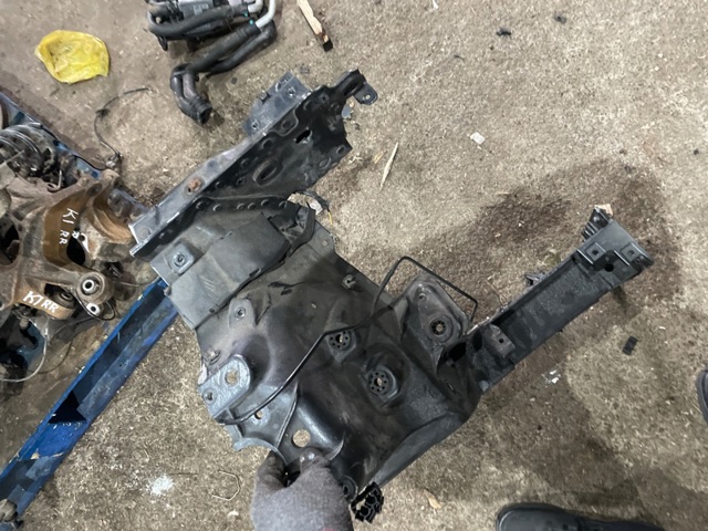 LR036510 LAND ROVER Лонжерон левый купить в Киев