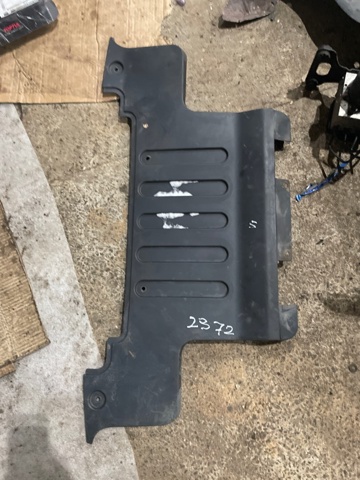 LAND ROVER LR037930 Заглушка бампера буксировочного крюка задняя в наличии Николаев