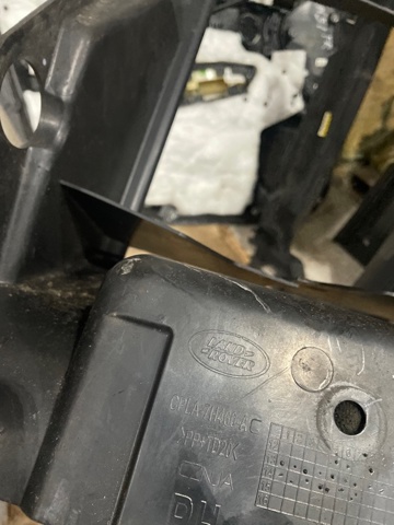 LR038055 LAND ROVER Дефлектор переднего бампера купить в Ирпень
