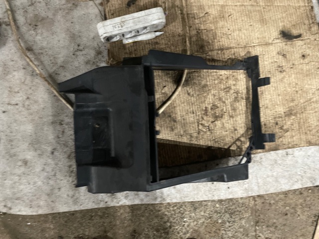 Фартук переднего бампера LR038055 LAND ROVER